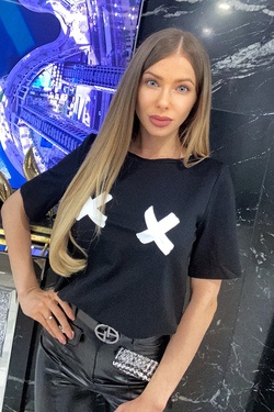 Ms Misbehaviour свободна тениска - черно