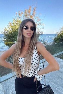 Please Don’t Stare Топ - Playful Elegance