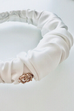 Тиара - Екрю