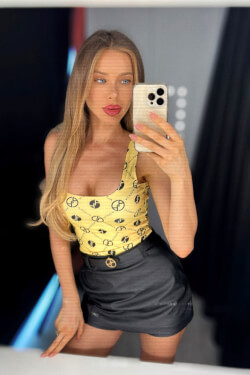 Alessa Religion Топ С Квадратно Деколте - Yellow