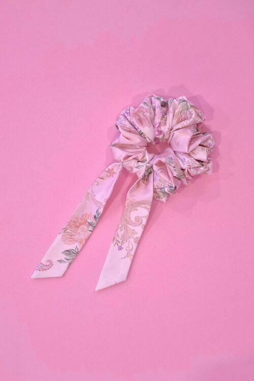 A Touch of Romance Scrunchie Μεγάλο - Pink