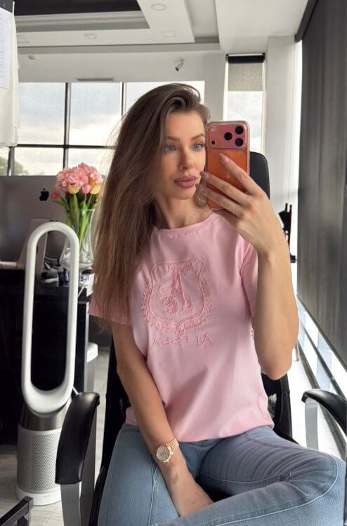 Inspire Insignia T-Shirt with embroidery - Light Pink