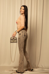 : title - Image: number