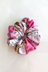 All I Want Is A Yacht Scrunchie mare - Pink print - Imagine 1