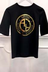 Revolve Around Me T-Shirt - Черна със Златно Лого - Изображение 3